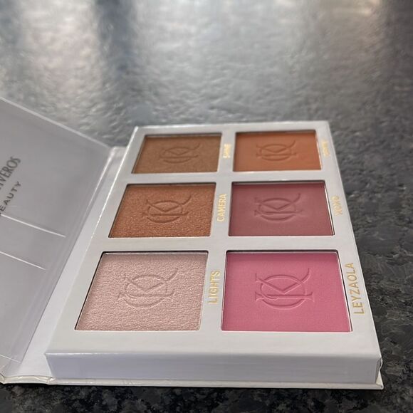 Kenia Ontiveros Blush & Shine Palette 3 blush + 3 highlight shade palette - Picture 7 of 7